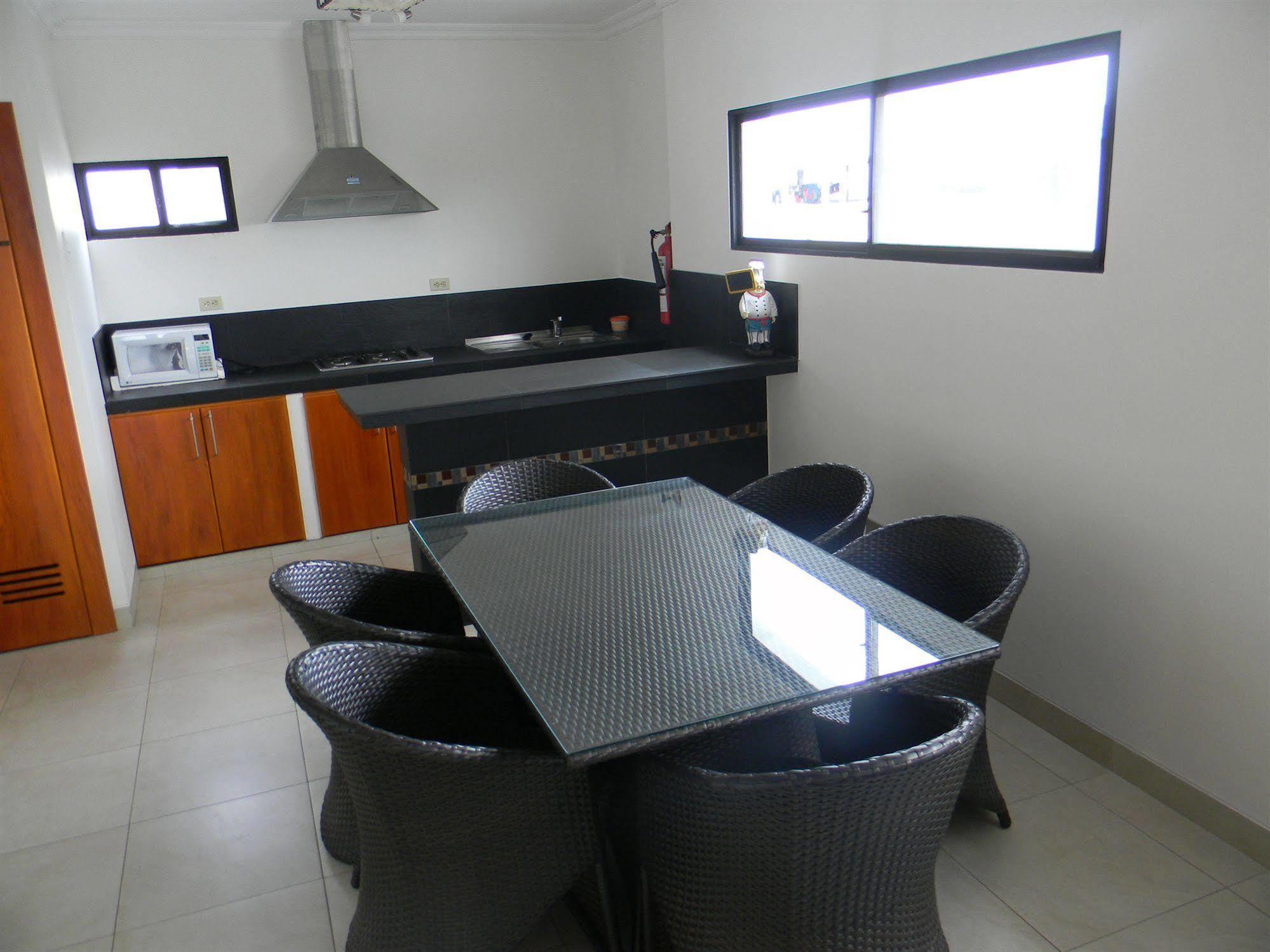 Hoteles En Guayaquil - Suites Guayaquil Cerca Del Aeropuerto Luaran gambar