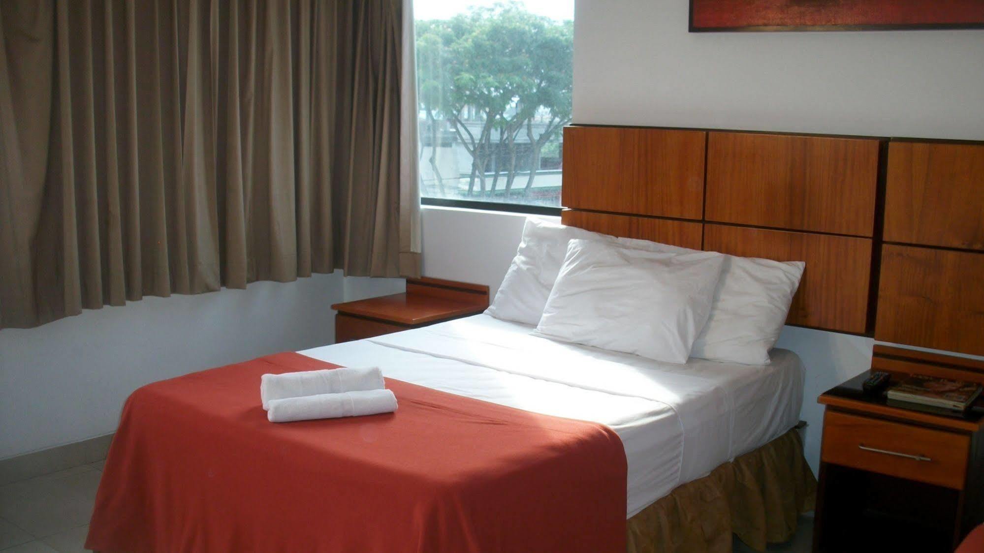 Hoteles En Guayaquil - Suites Guayaquil Cerca Del Aeropuerto Luaran gambar